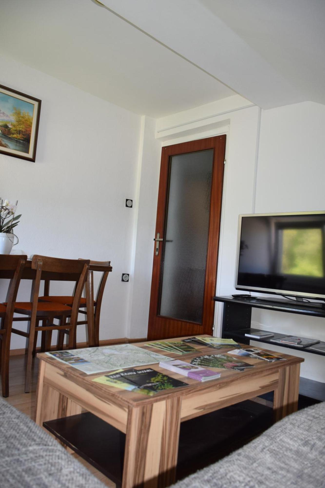 Apartma Narava Apartment Begunje pri Cerknici Ruang foto